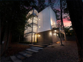 City luxury, solitude and amazing outdoor space